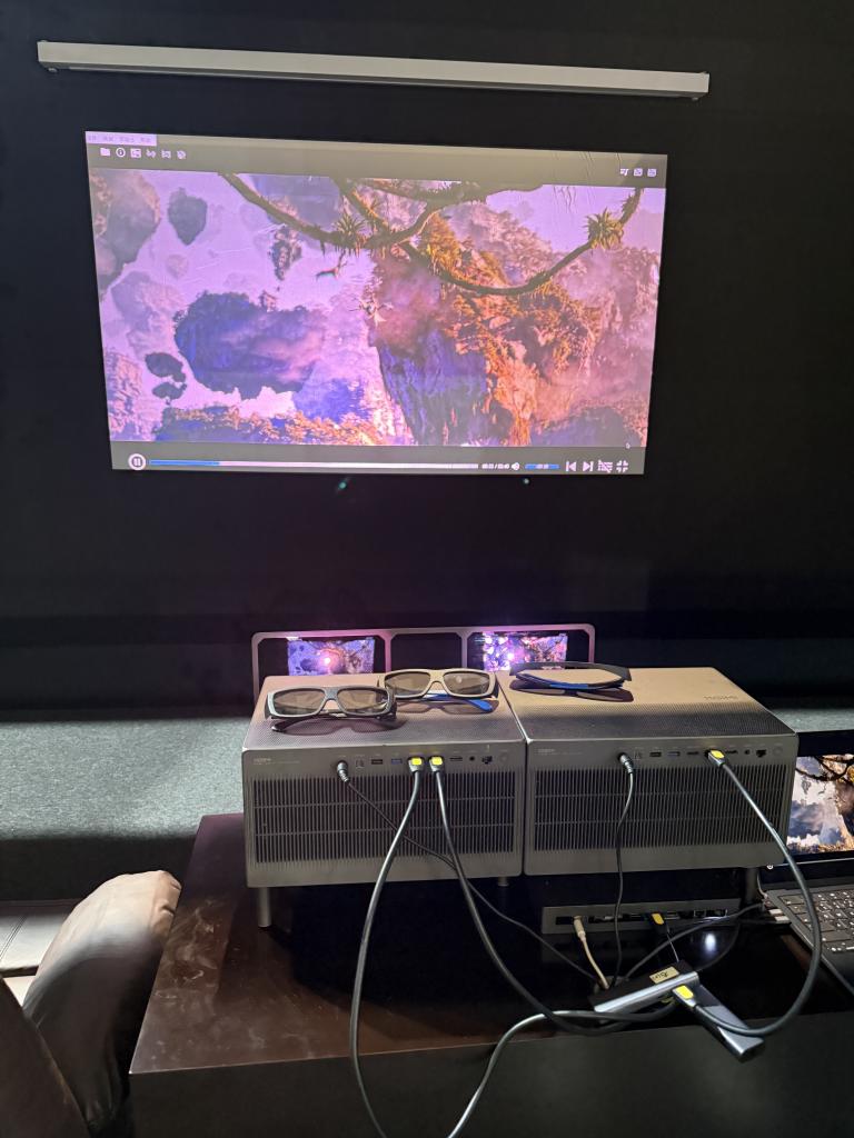 3D passive avec stack 2 projecteurs TITAN NOIR MAX XGIMI