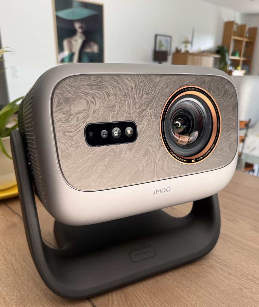 JmGO Iris Ultra Max